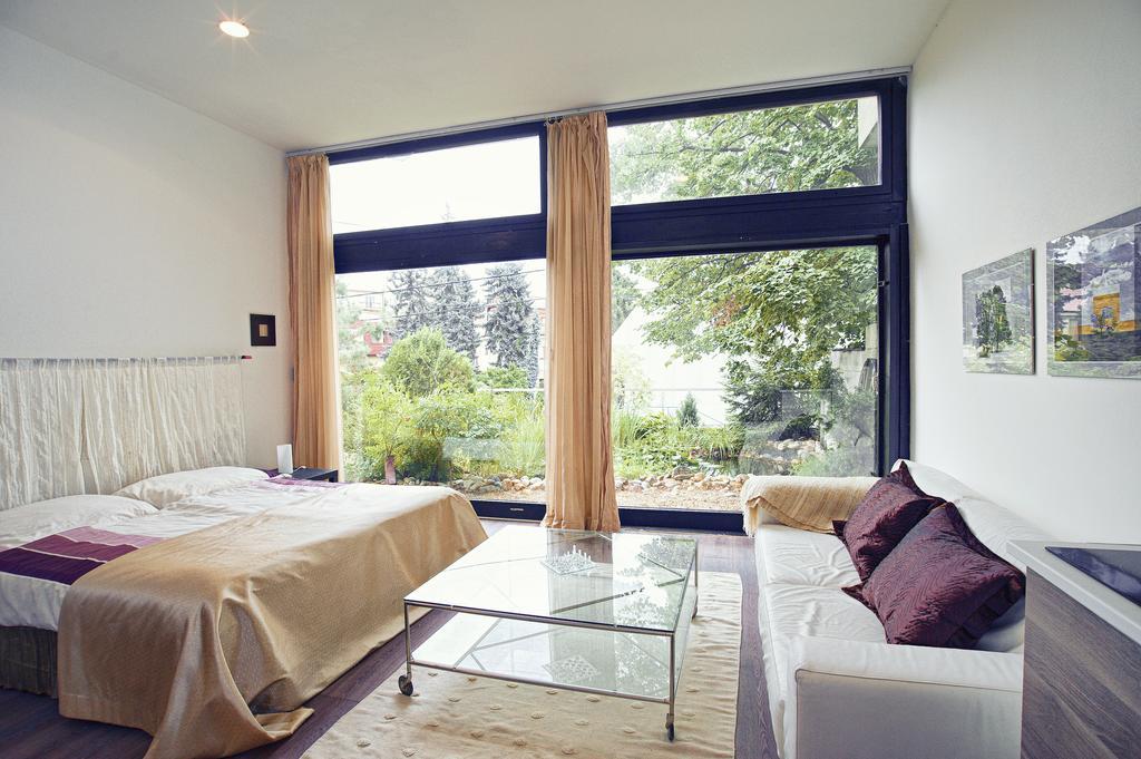 Apartment Breeze *